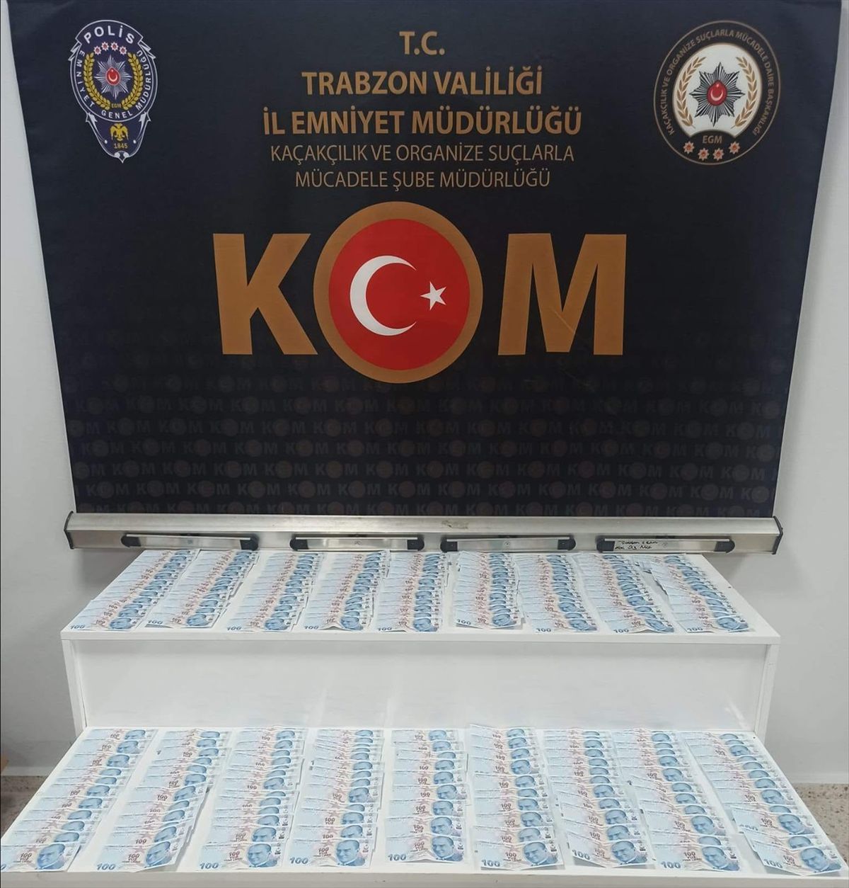 Trabzon\'da 22 Bin 300 Liralık Sahte Banknot Ele Geçirildi
