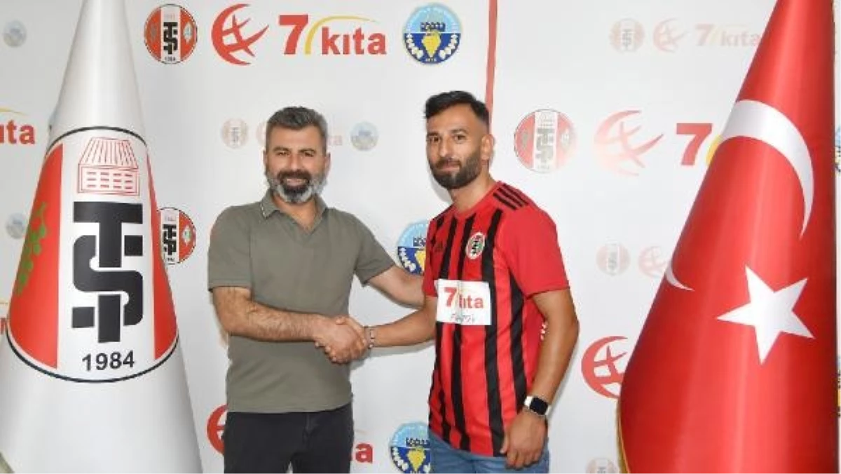 Turgutluspor, Elazığspor\'dan iki oyuncuyla sözleşme imzaladı