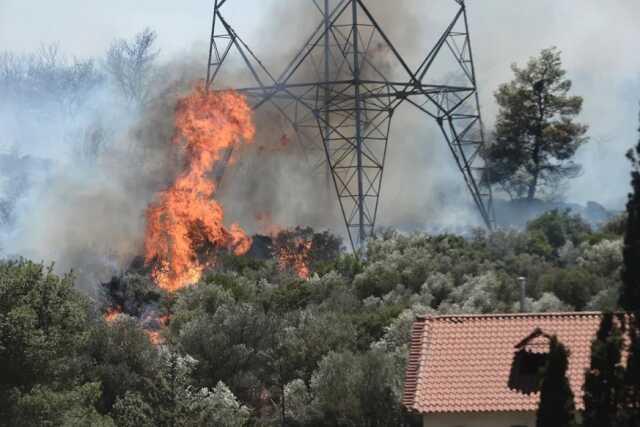 Yunanistan'daki yangın hala kontrol altına alınamadı! Son gelen görüntüler korkutucu