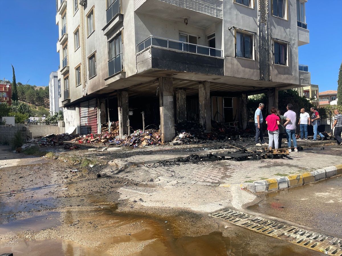 Adıyaman\'da bir iş yerinde çıkan yangın hasara neden oldu