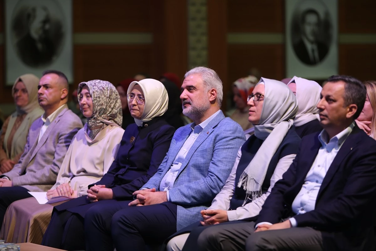 AK Parti İstanbul Kadın Kolları Başkanlığına Saliha Demirer atandı