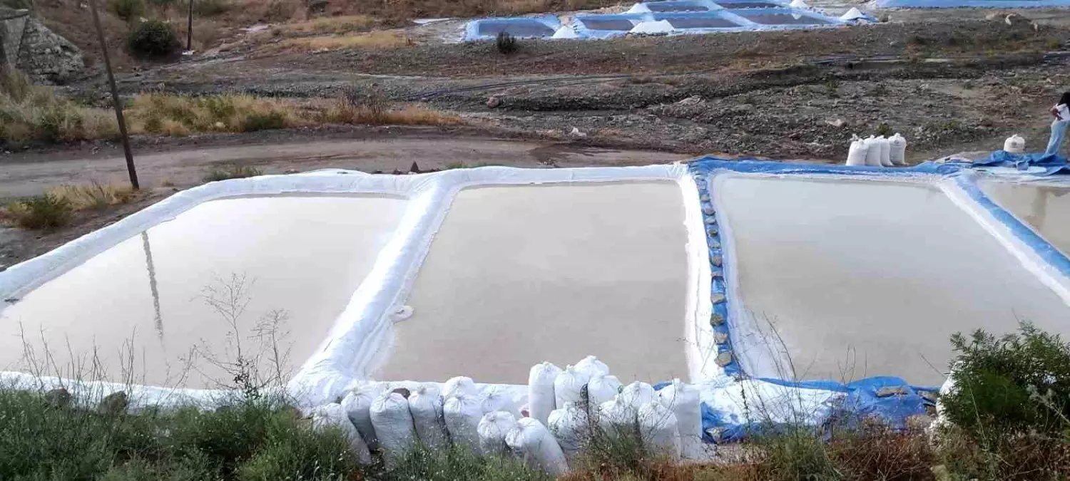 Batman\'da doğal tuz üretimiyle geçim sağlayan köy