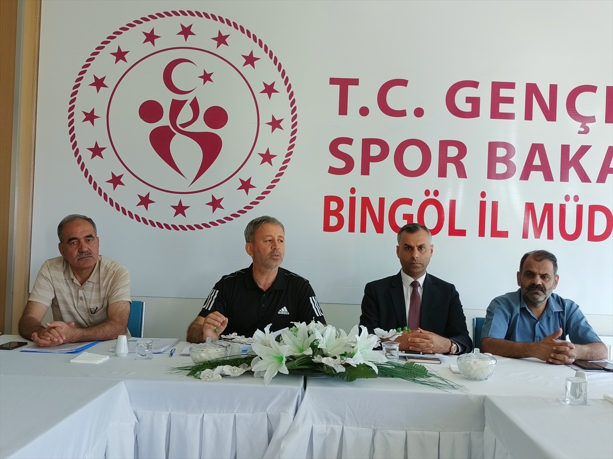 Bingöl\'de Gençlik ve Spor İl Müdürü Mustafa Loğoğlu, yapılan ve yapılacak çalışmaları açıkladı
