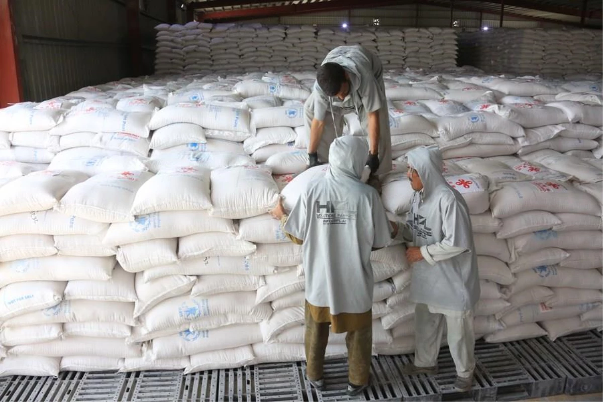 Afganistan\'da Birleşmiş Milletler Gıda Programı Çin\'den Gelen Yardımı Dağıtıyor
