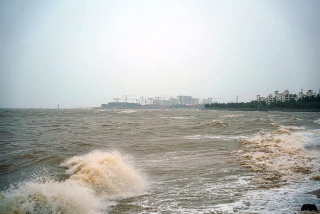 Çin'in Hainan Eyaletinde Uçuşlar ve Tren Seferleri Yeniden Başladı Çin'in Hainan Eyaletinde Uçuşlar ve Tren Seferleri Yeniden Başladı