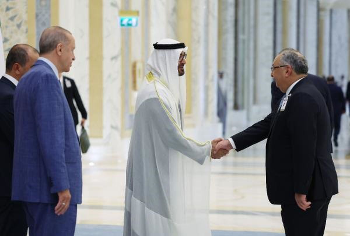 Cumhurbaşkanı Erdoğan, BAE Devlet Başkanı tarafından resmi törenle karşılandı