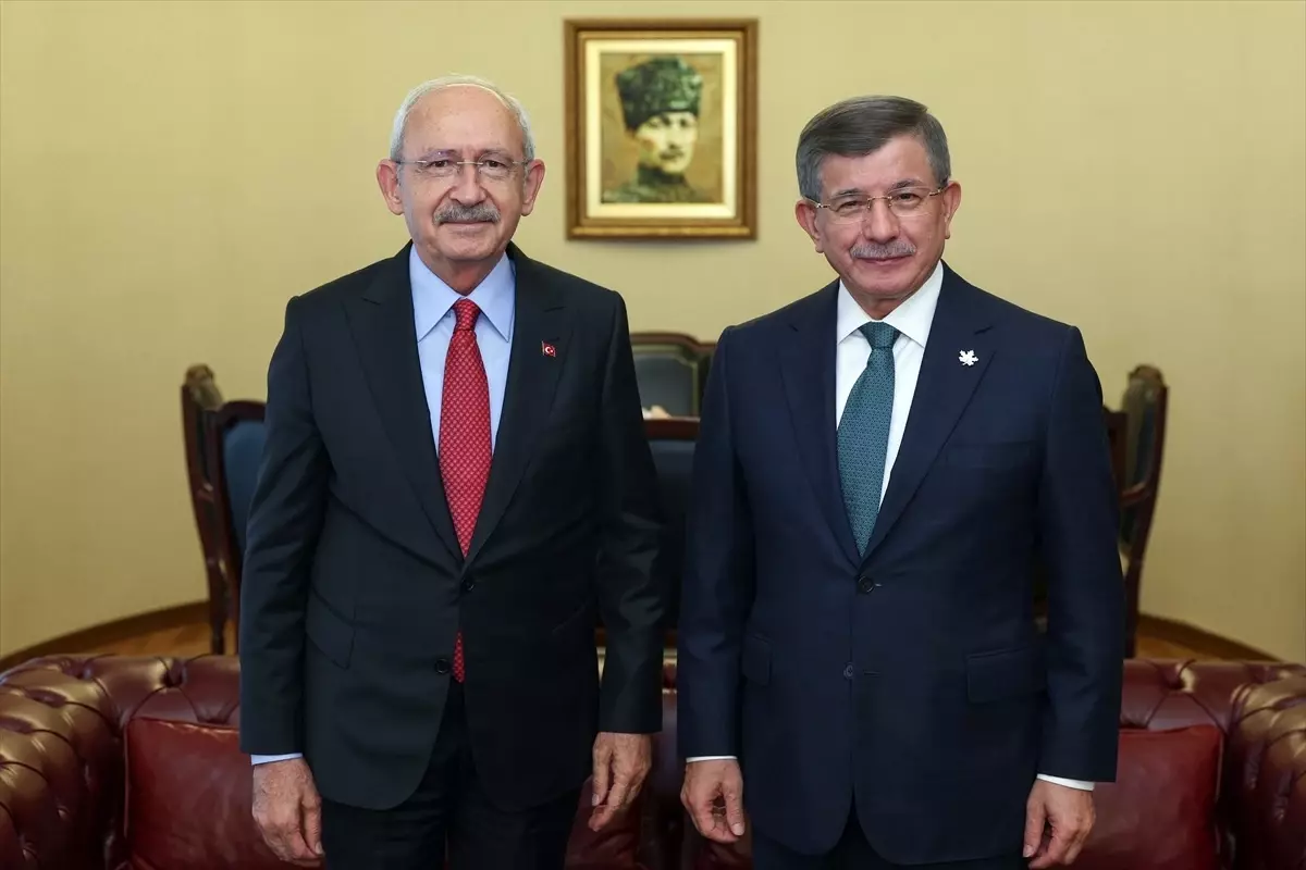Davutoğlu\'ndan Kılıçdaroğlu\'na ziyaret
