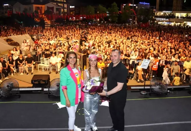 Derya Uluğ, Yalova konserinde fenalaştı