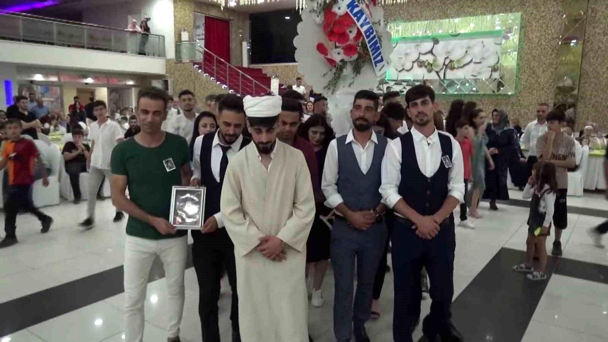 Siirt\'te Düğünde Şaka: Damada Cenaze Korteji