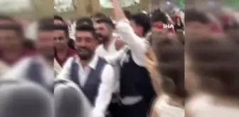 Düğünde damada 'acı kaybımız' yazılı çelenk şakası