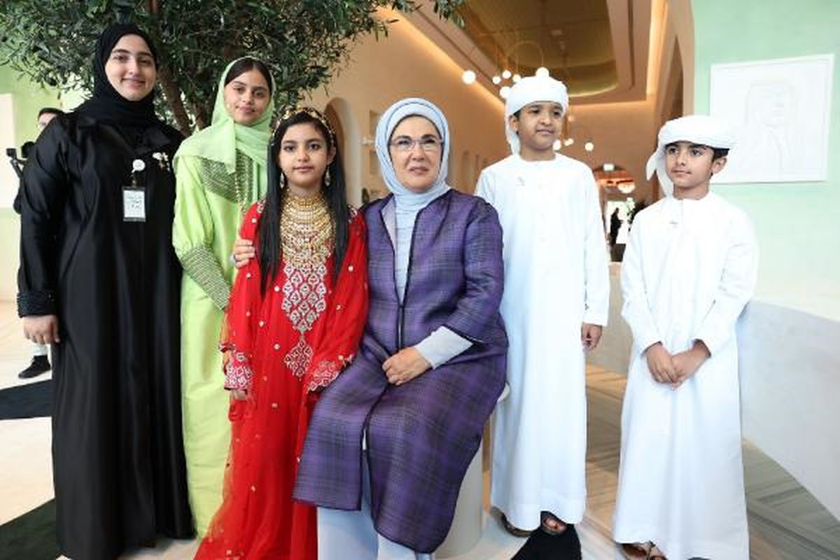 Emine Erdoğan, Birleşik Arap Emirlikleri\'nde çalışmaları inceledi