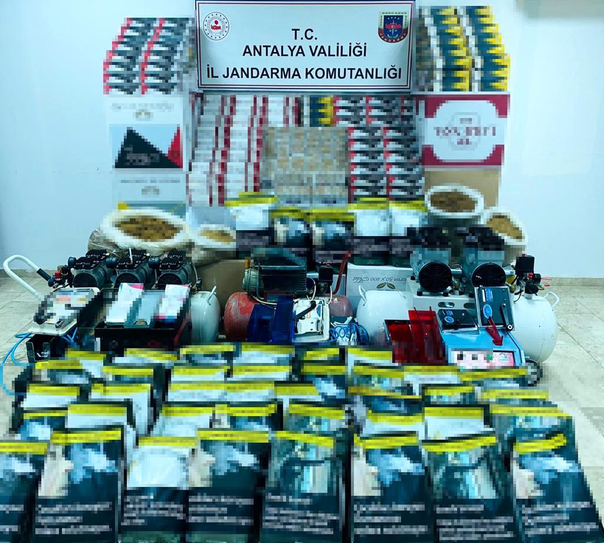 Antalya\'da Kaçak Sigara Atölyesi Operasyonu: 2 Şüpheli Yakalandı