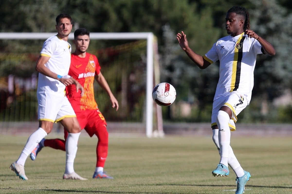 Kayserispor, İstanbulspor\'u 3-2 mağlup etti
