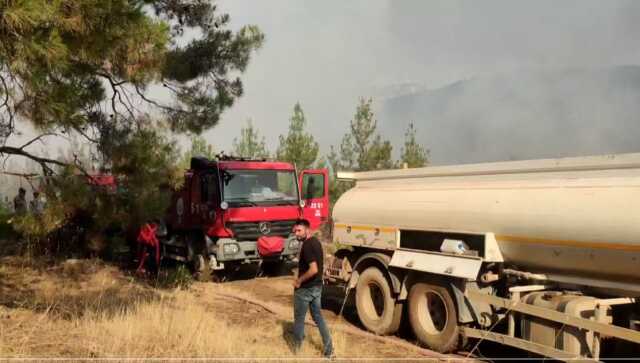 Gaziantep'te Orman Yangınına Havadan ve Karadan Müdahale Gaziantep'te Orman Yangınına Havadan ve Karadan Müdahale