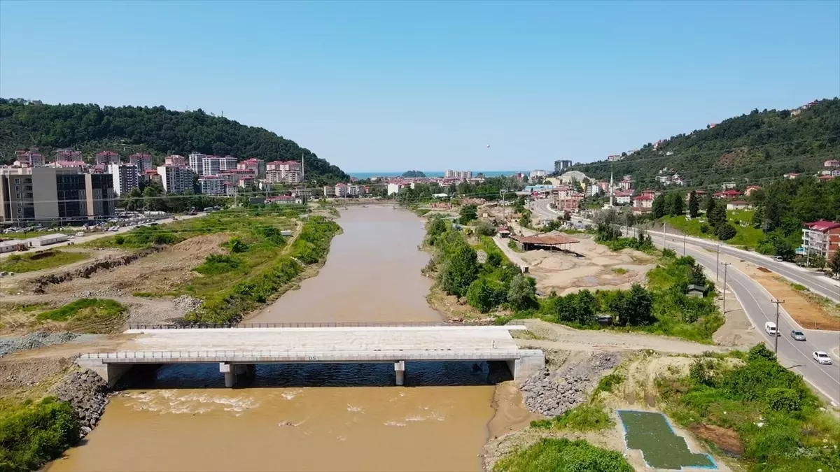 Giresun Eğitim Araştırma Hastanesi ve Çotanak Stadyumu\'na bağlantı köprüsü tamamlandı