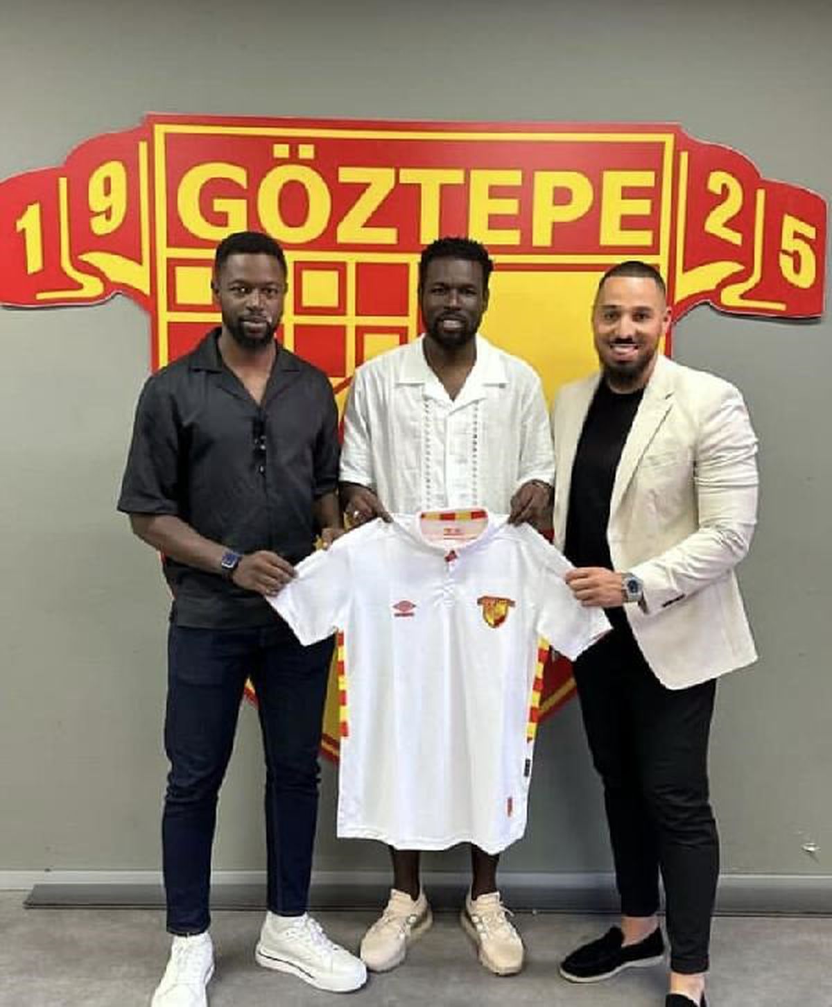 Göztepe, Mame Diouf transferini resmen açıkladı