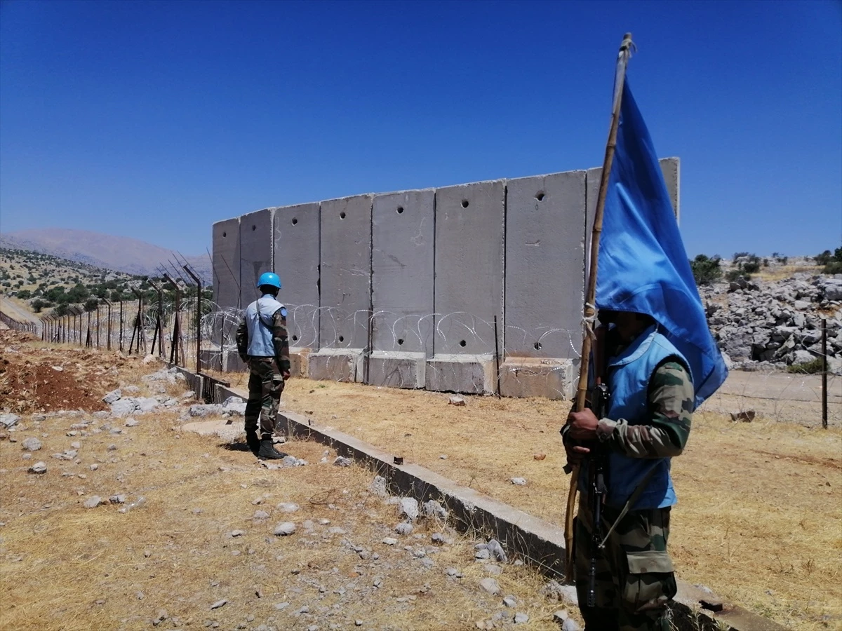 İsrail, Lübnan sınırında beton bariyerlerle güçlendirme çalışmalarına başladı