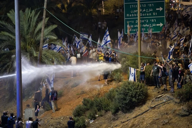 İsrail'de Yargı Düzenlemesine Karşı Protestolar Devam Ediyor