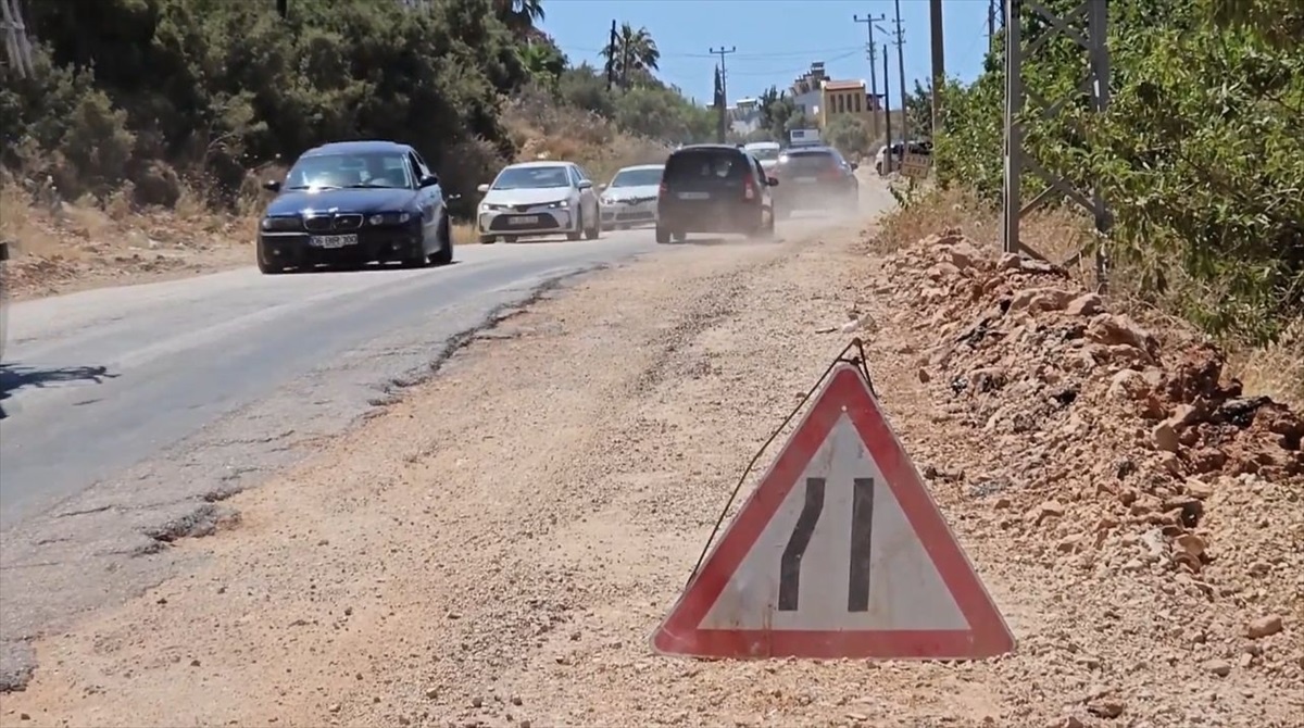 Kaş\'ta Yol Çalışmalarının Bitirilmesi İstendi
