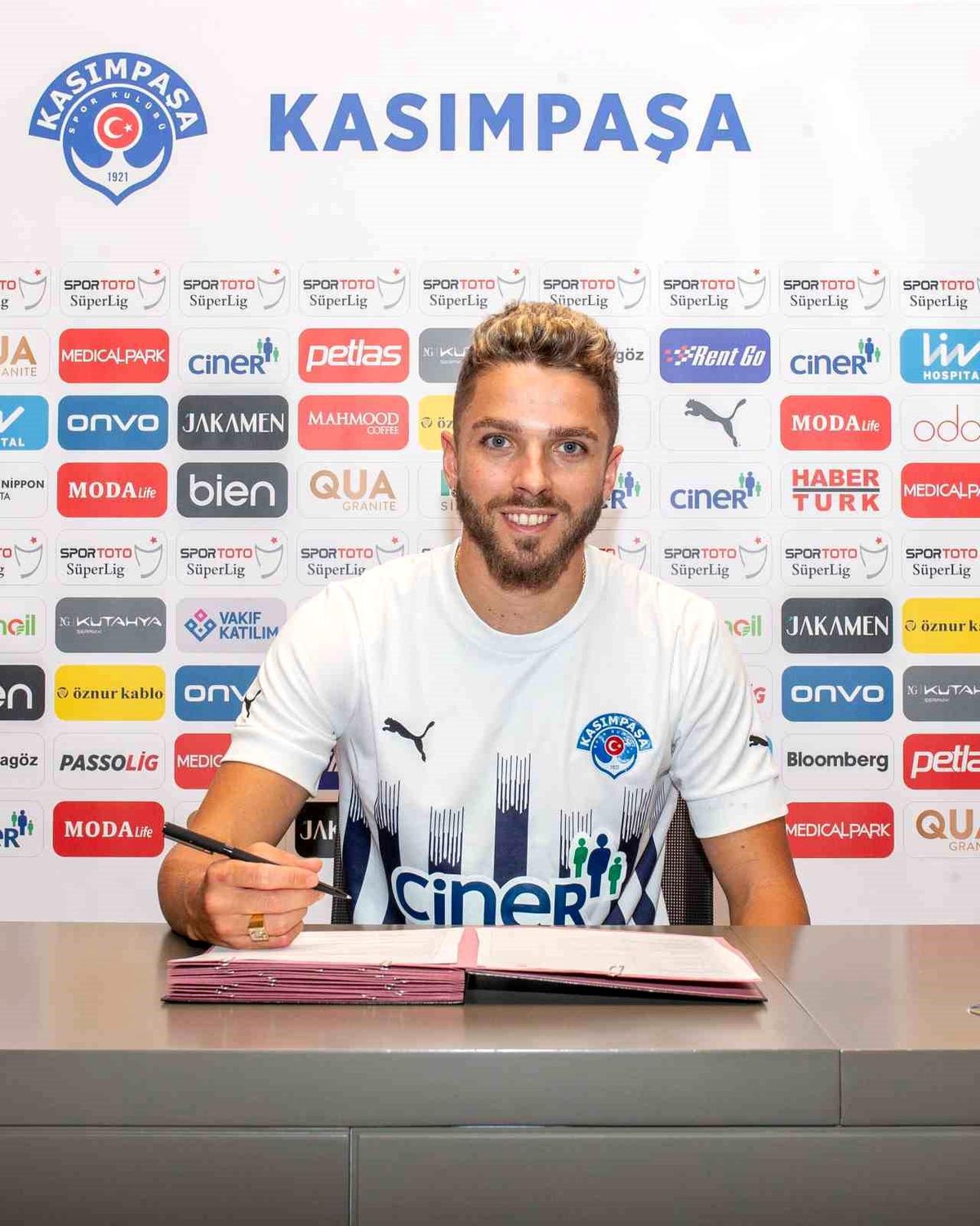 Kasımpaşa, Maritimo\'dan Claudio Winck\'i transfer etti