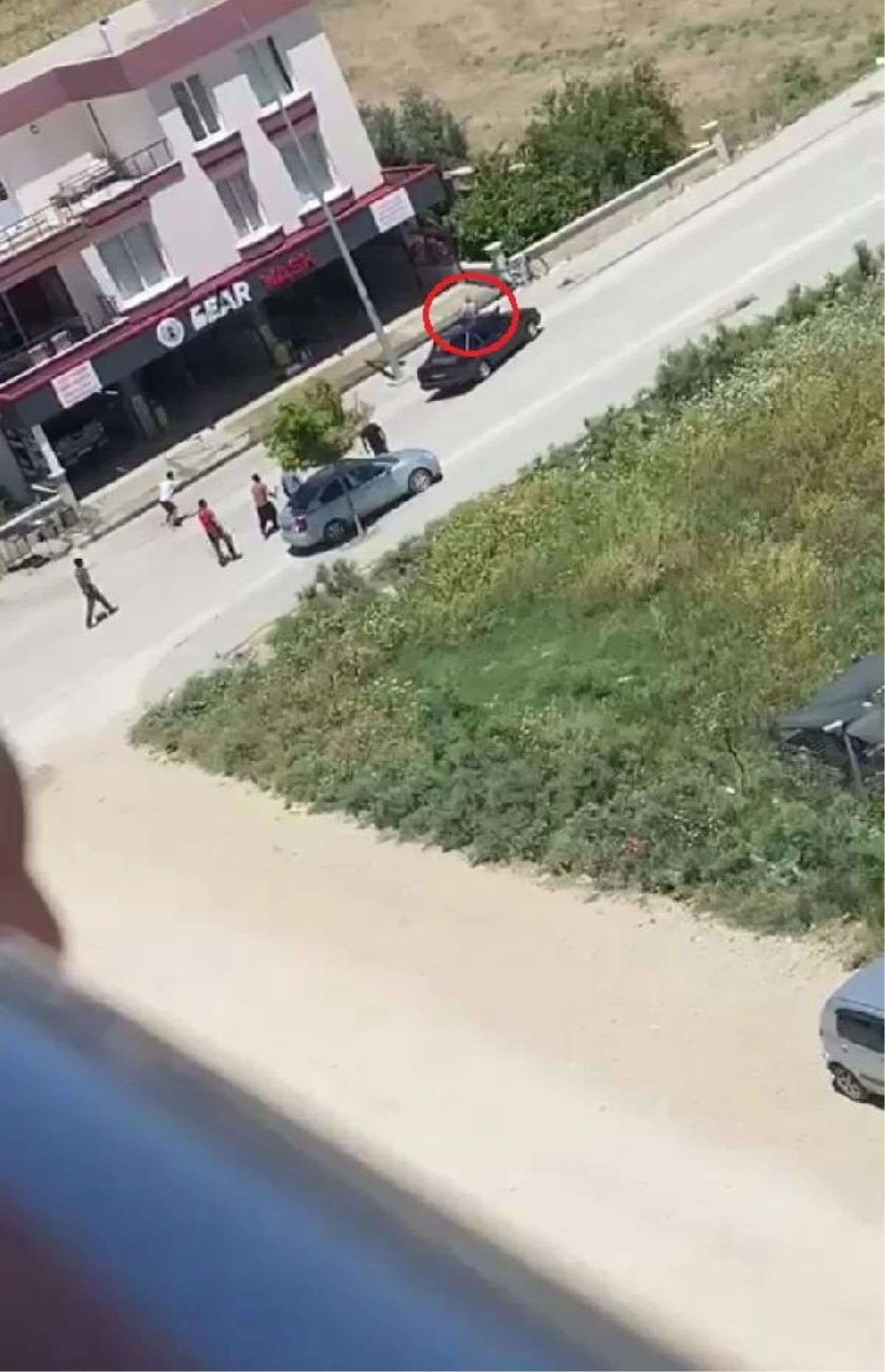 Kadirli\'de Tartışma Sonucu Otomobil Saldırısı: 2 Yaralı