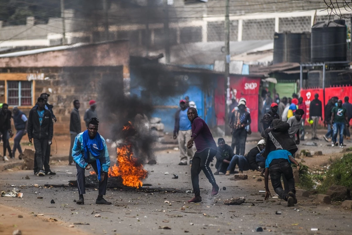 Kenya\'da Vergi Artışlarına Karşı Gösteriler Şiddet Olaylarına Dönüştü