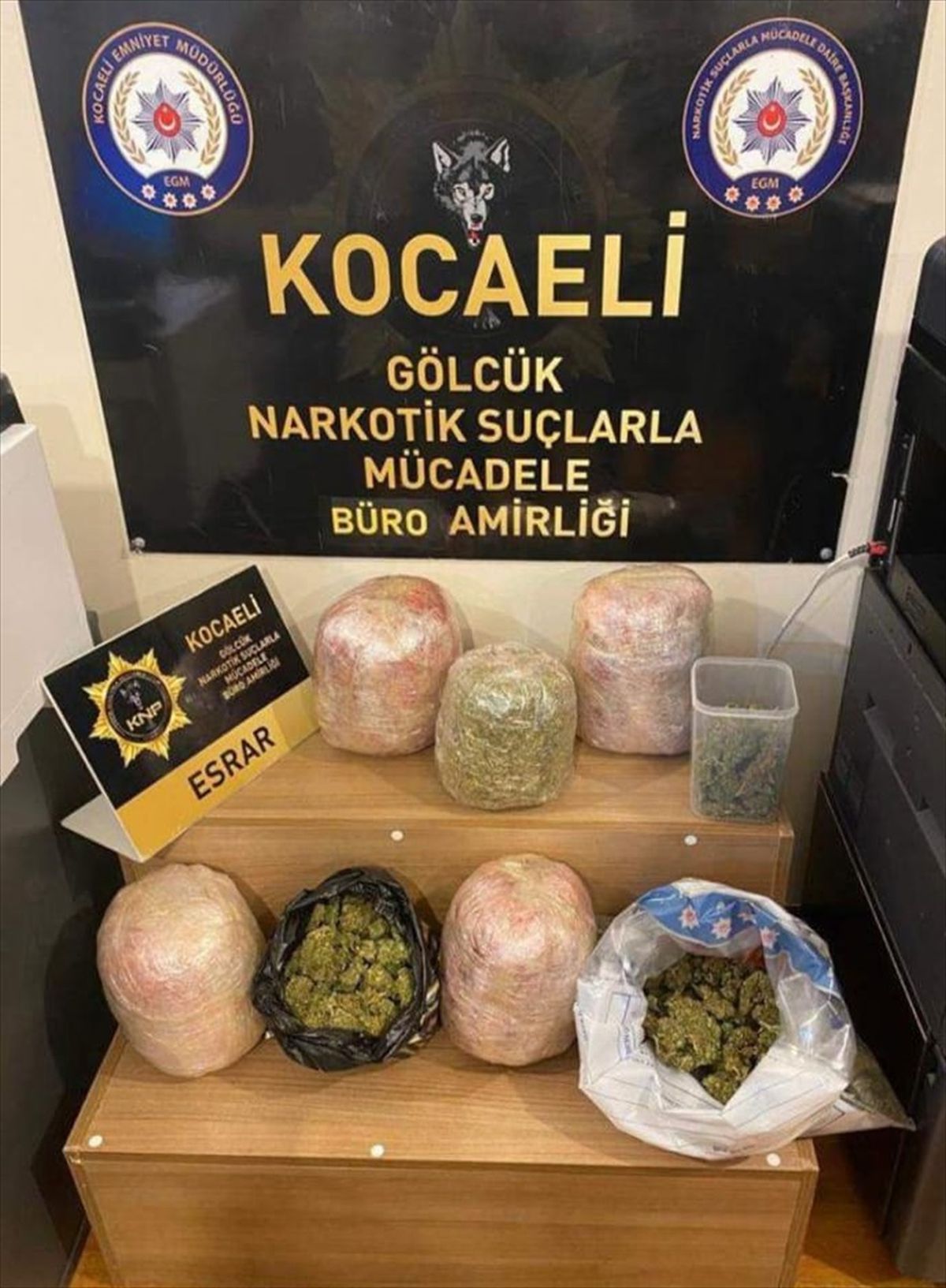 Kocaeli\'de 7 kilo 730 gram esrar ele geçirildi