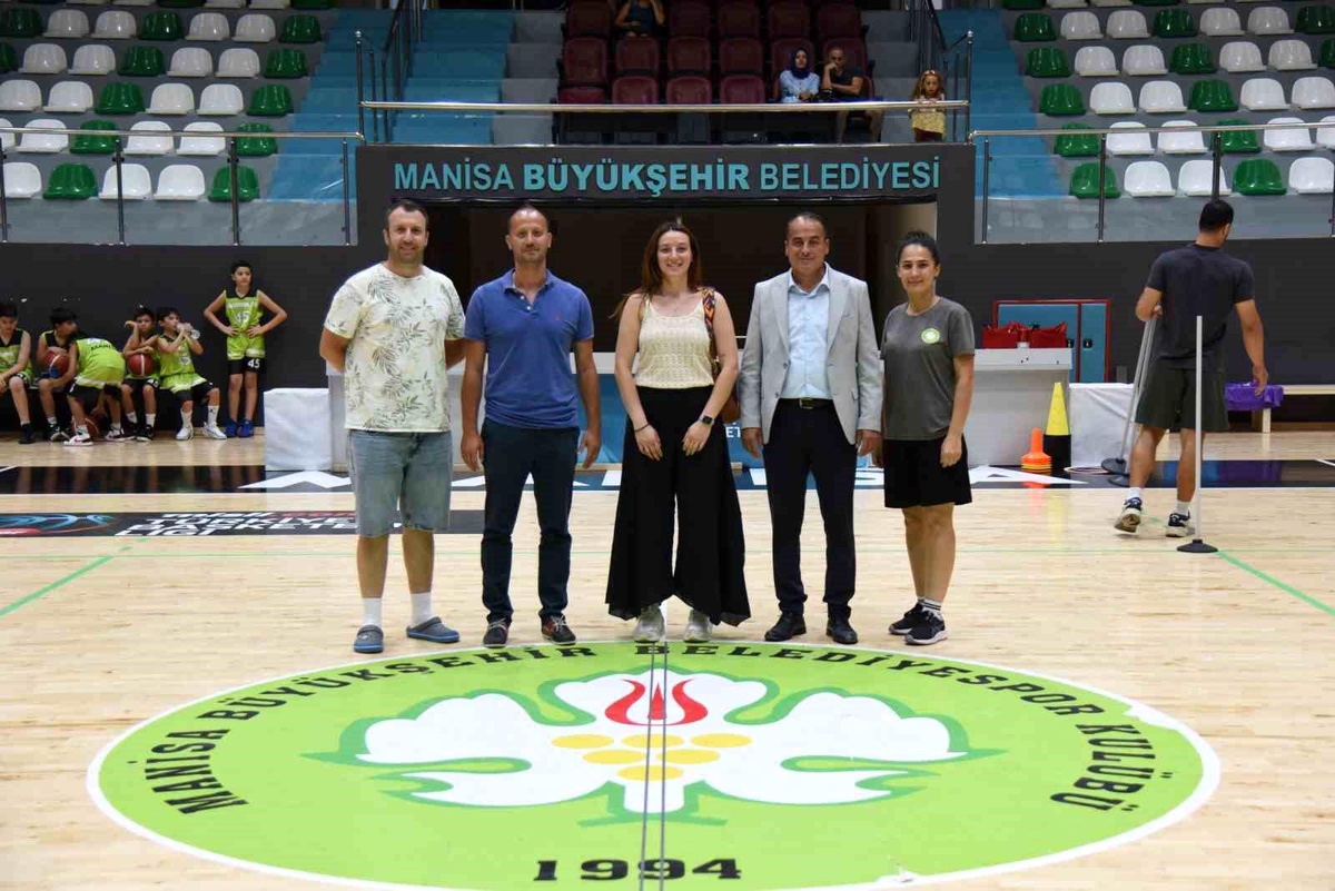 Manisa Büyükşehir Belediyespor, Göksu Göçmen\'i transfer etti