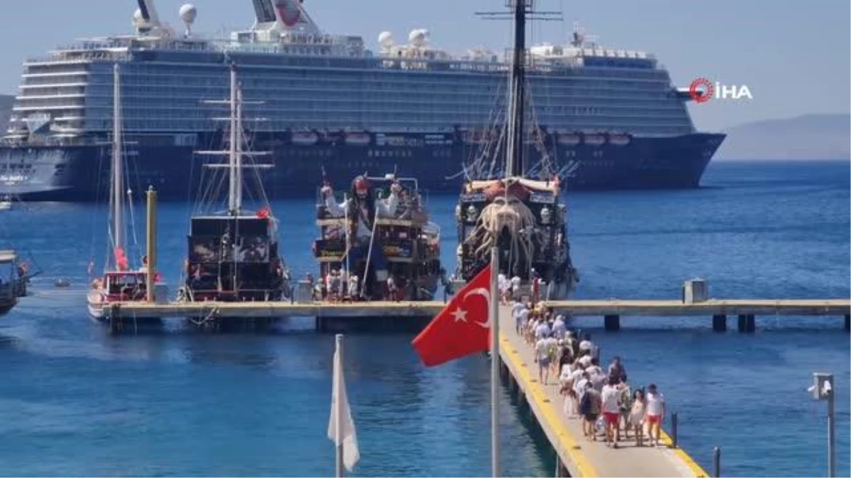 Mein Schiff 2, 2 bin 747 yolcuyla Bodrum\'a döndü