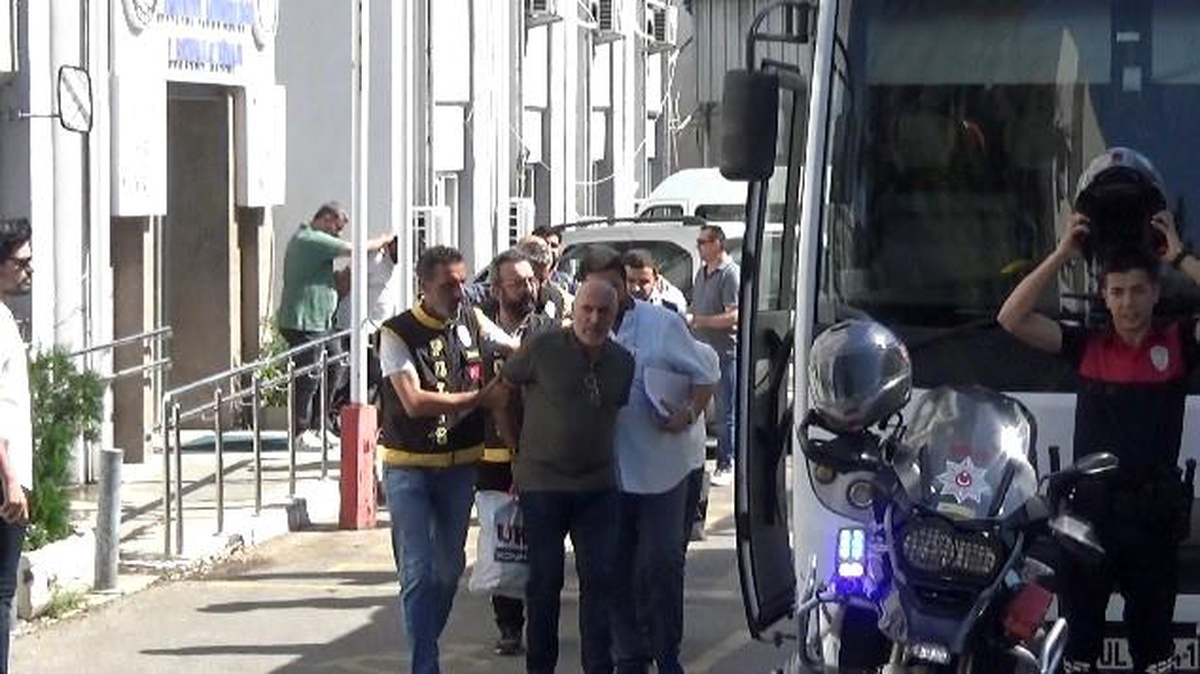 İzmir\'de Suç Örgütüne Operasyon: 6 Tutuklama