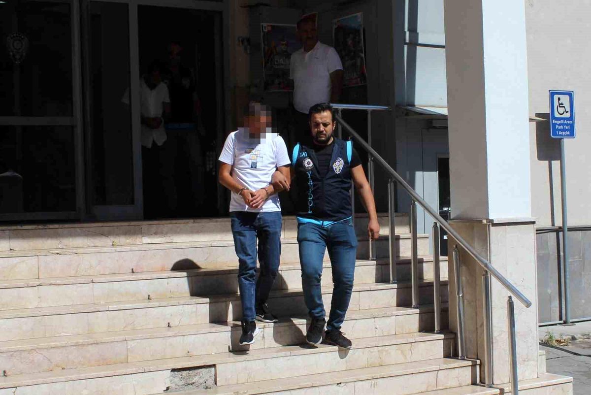 Kayseri\'de Sosyal Medya Üzerinden TOKİ Dolandırıcıları Yakalandı