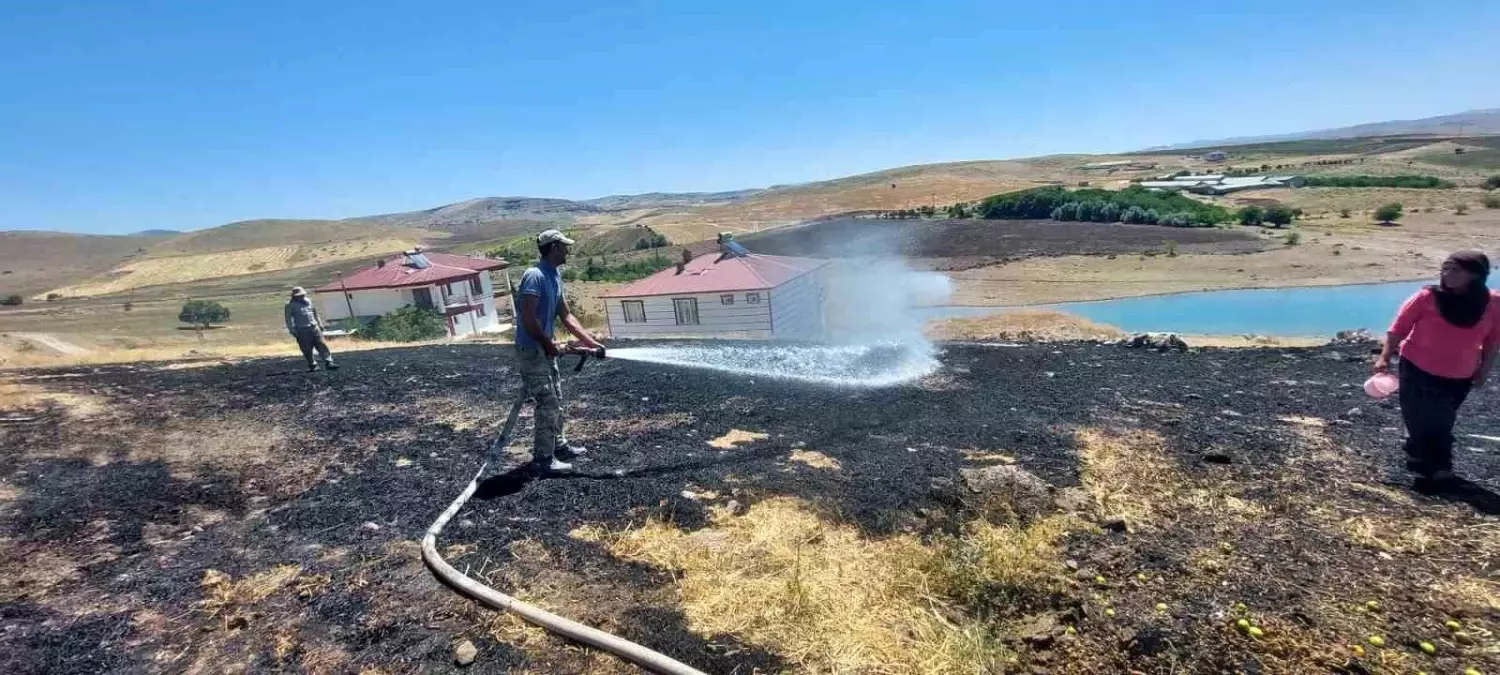 Tunceli Çemişgezek\'te Yemişdere köyünde çıkan yangın söndürüldü