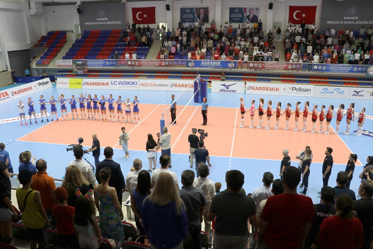 Türkiye Kadın Milli Takımı, İtalya\'yı mağlup ederek finale yükseldi