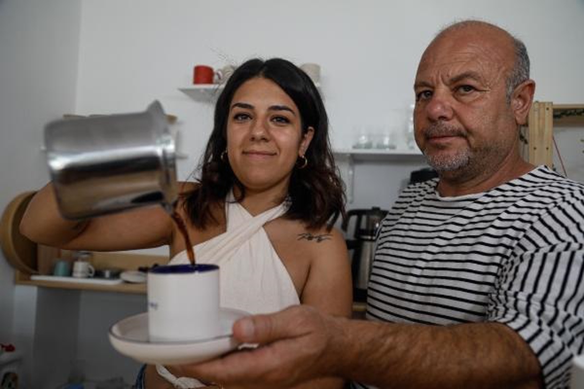 Depremde hayatını kaybeden annesinin hayalini gerçekleştiren öğretmen