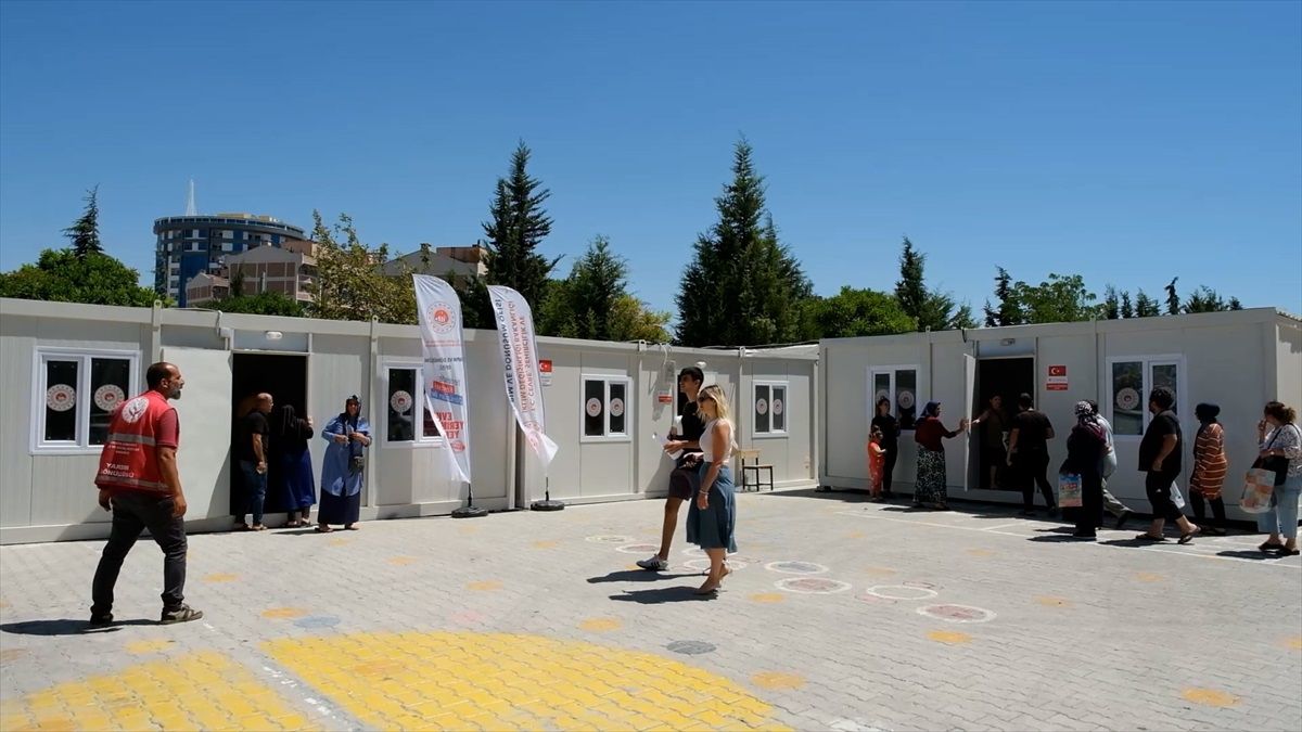 Çevre Bakanı Özhaseki, Yerinde Dönüşüm Projesi\'nde vatandaşların memnuniyetini dile getirdi