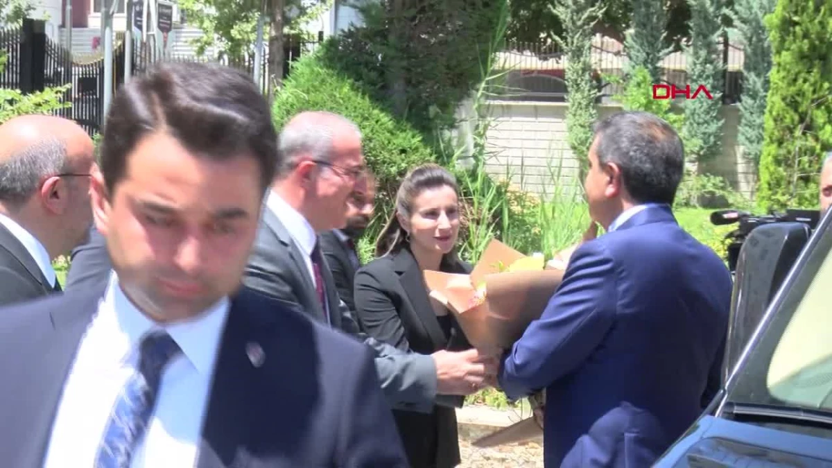 Milli Eğitim Bakanı Yusuf Tekin, Valilik ve Parti Ziyaretlerinin Ardından Öğrencileri Ziyaret Etti
