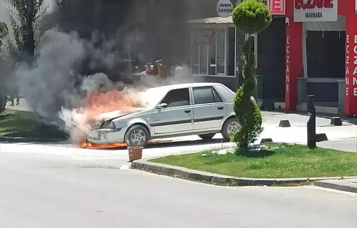 Bandırma'da Otomobil Yangını