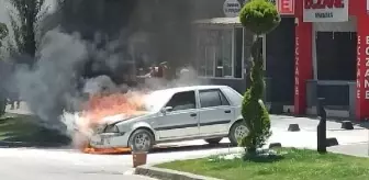 Bandırma'da seyir halindeki otomobil alev aldı, sürücü son anda kurtuldu