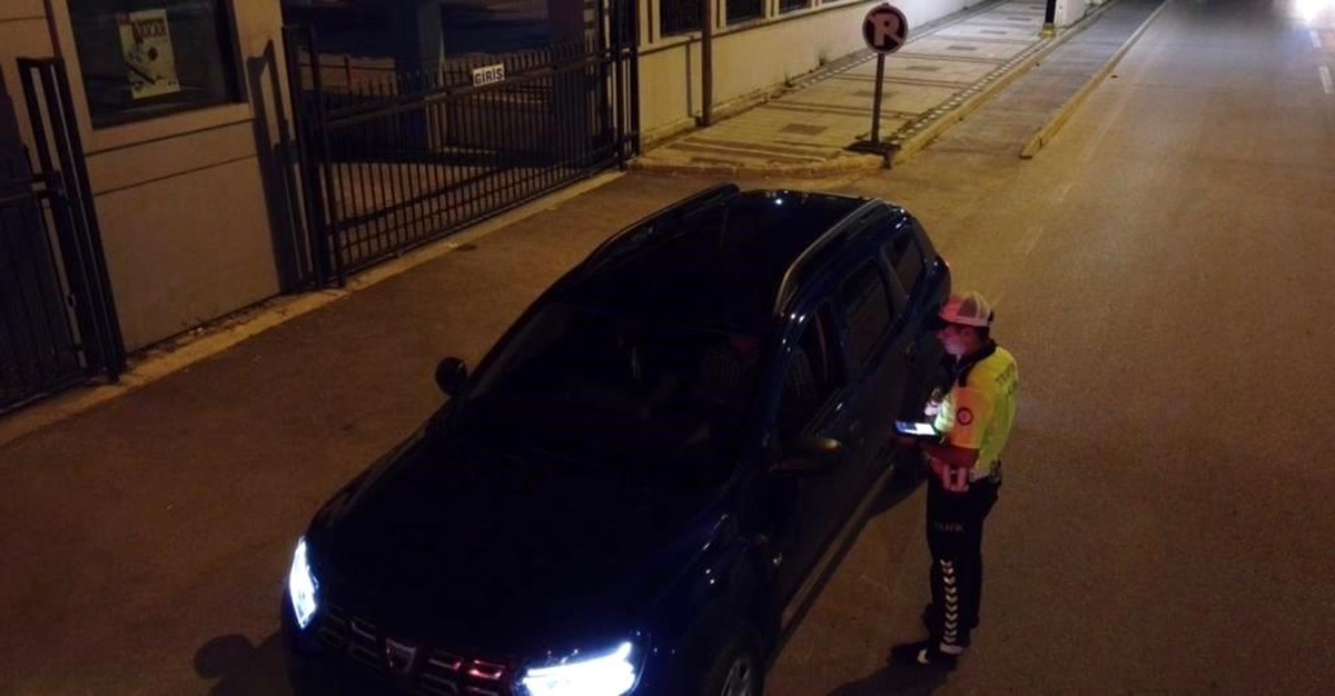 Afyonkarahisar\'ın Bolvadin ilçesinde trafik ve asayiş denetimi yapıldı