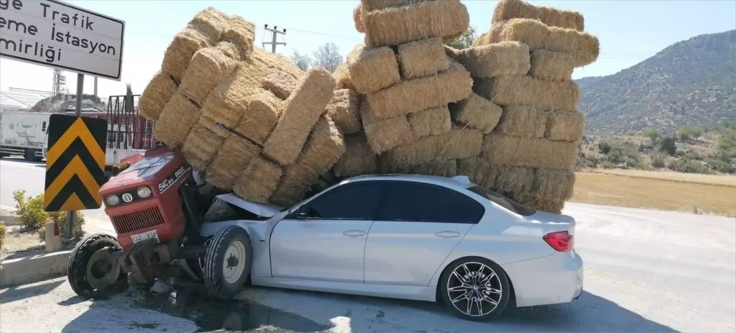 Bucak\'ta trafik kazası: 3 kişi yaralandı