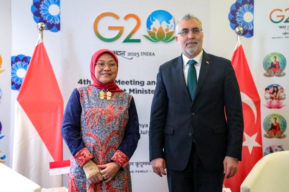 Çalışma ve Sosyal Güvenlik Bakanı Vedat Işıkhan, G20 Çalışma ve İstihdam Bakanları Toplantısı\'nda Endonezya ve Brezilya bakanları ile görüştü