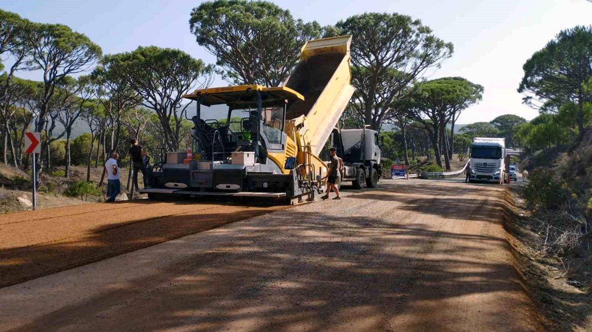 Muğla Büyükşehir Belediyesi Yollarda Asfaltlama Çalışmalarını Sürdürüyor