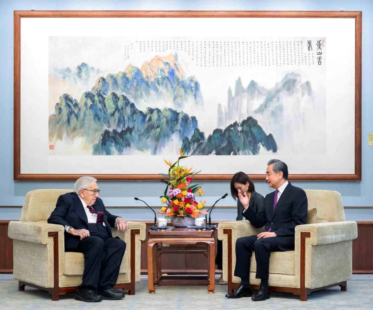 Çin Devlet Başkanı Xi Jinping, Henry Kissinger ile Görüşme Yaptı