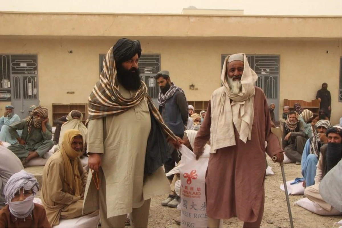 Çin\'in İnsani Yardımları Afganistan\'da İhtiyaç Sahibi 420 Aileye Dağıtıldı