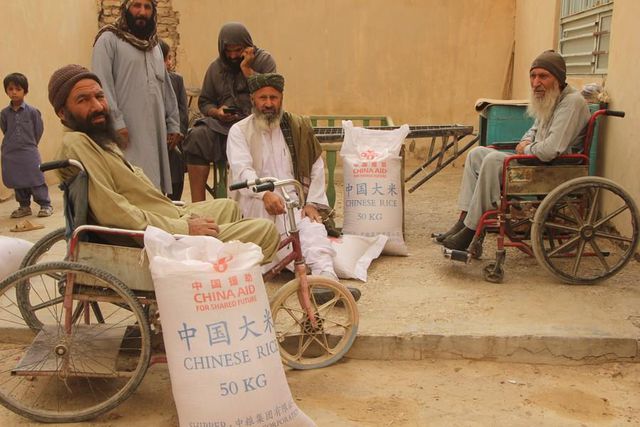 Çin'in İnsani Yardımları Afganistan'da İhtiyaç Sahibi 420 Aileye Dağıtıldı Çin'in İnsani Yardımları Afganistan'da İhtiyaç Sahibi 420 Aileye Dağıtıldı