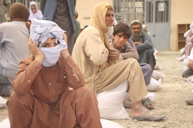 Çin'in İnsani Yardımları Afganistan'da İhtiyaç Sahibi 420 Aileye Dağıtıldı Çin'in İnsani Yardımları Afganistan'da İhtiyaç Sahibi 420 Aileye Dağıtıldı