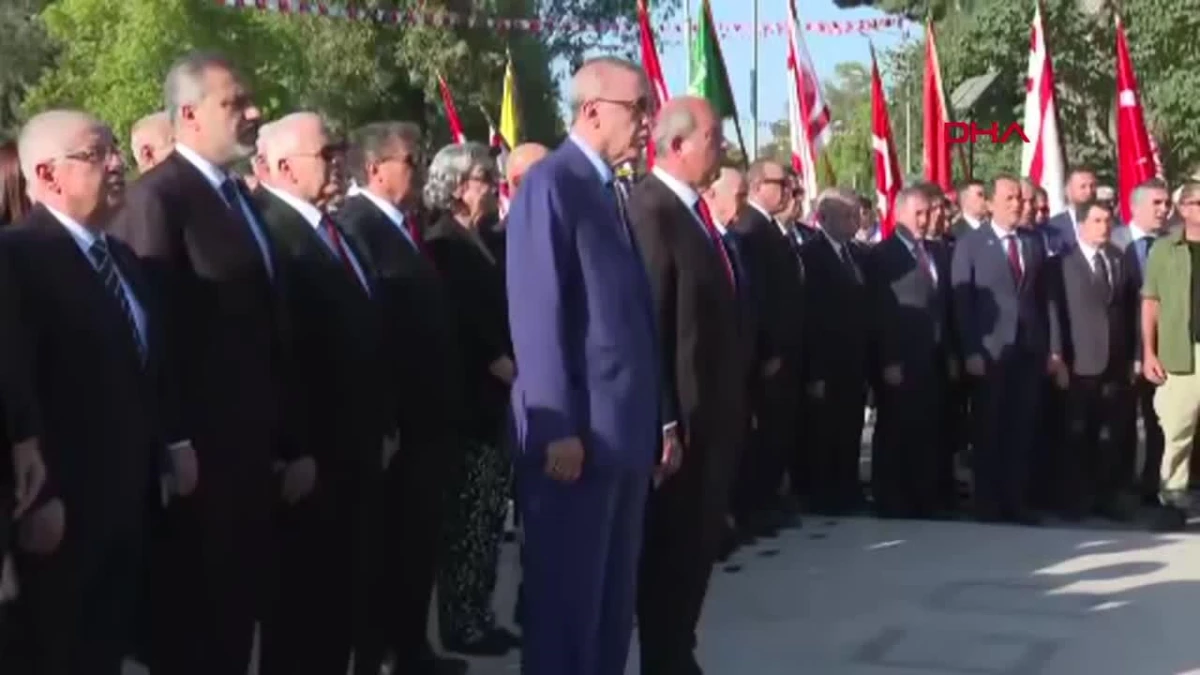 Cumhurbaşkanı Erdoğan, Lefkoşa Atatürk Anıtı\'nı ziyaret etti