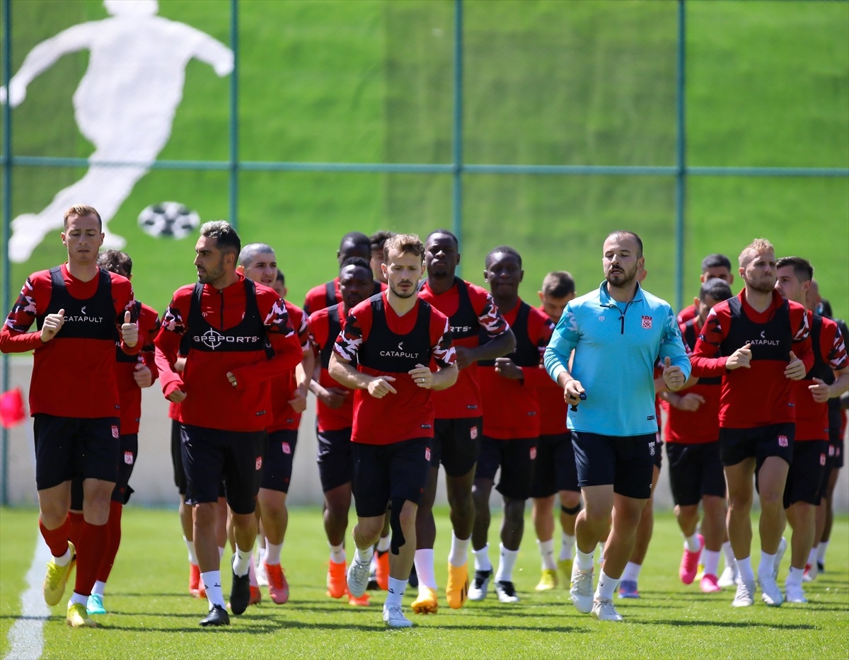Demir Grup Sivasspor, Erzurum\'da ikinci etap kampına devam ediyor