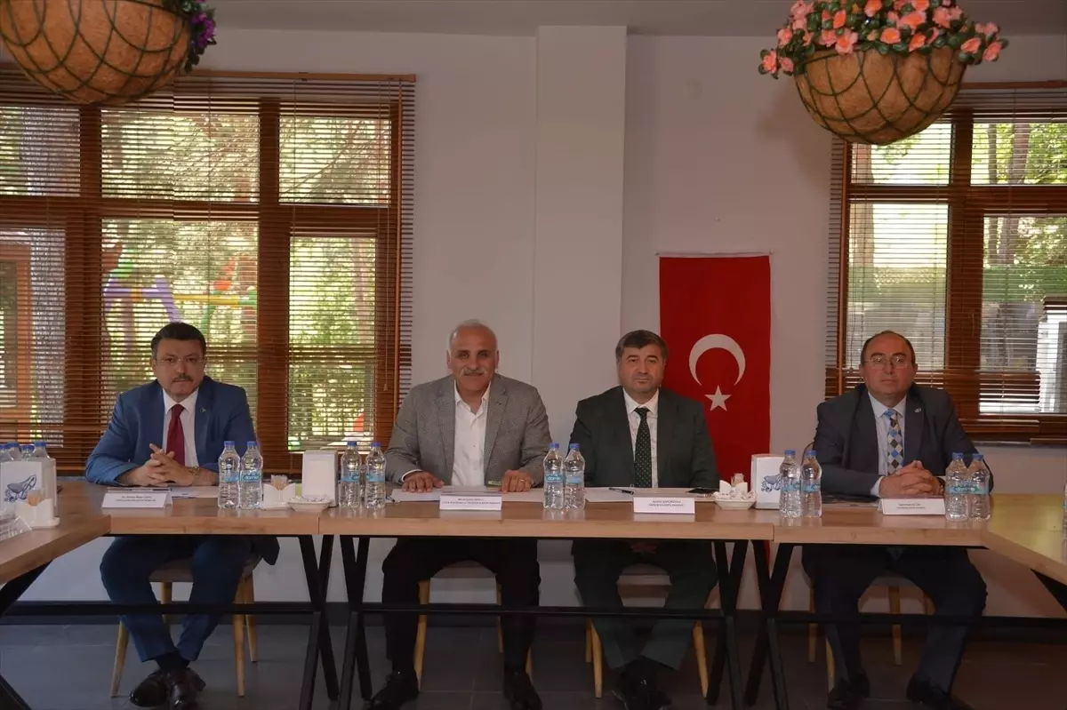 Doğu Karadeniz Belediyeler Birliği Temmuz Ayı Encümen Toplantısı Artvin\'de Yapıldı