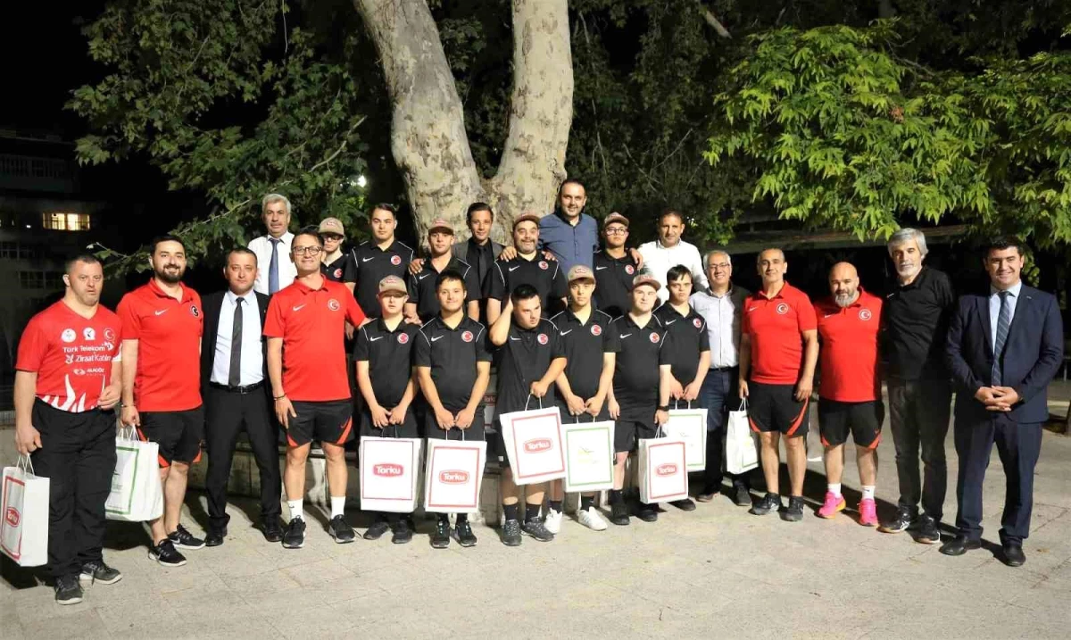Konya Şeker ve Torku Şeker Spor Kulübü, Down Sendromlular Futsal Milli Takımını Misafir Etti